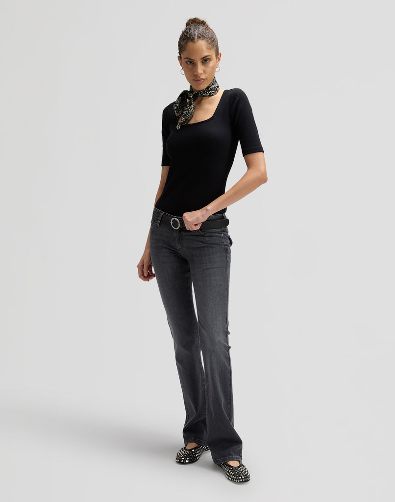 LEE SS SQUARED NECK Black