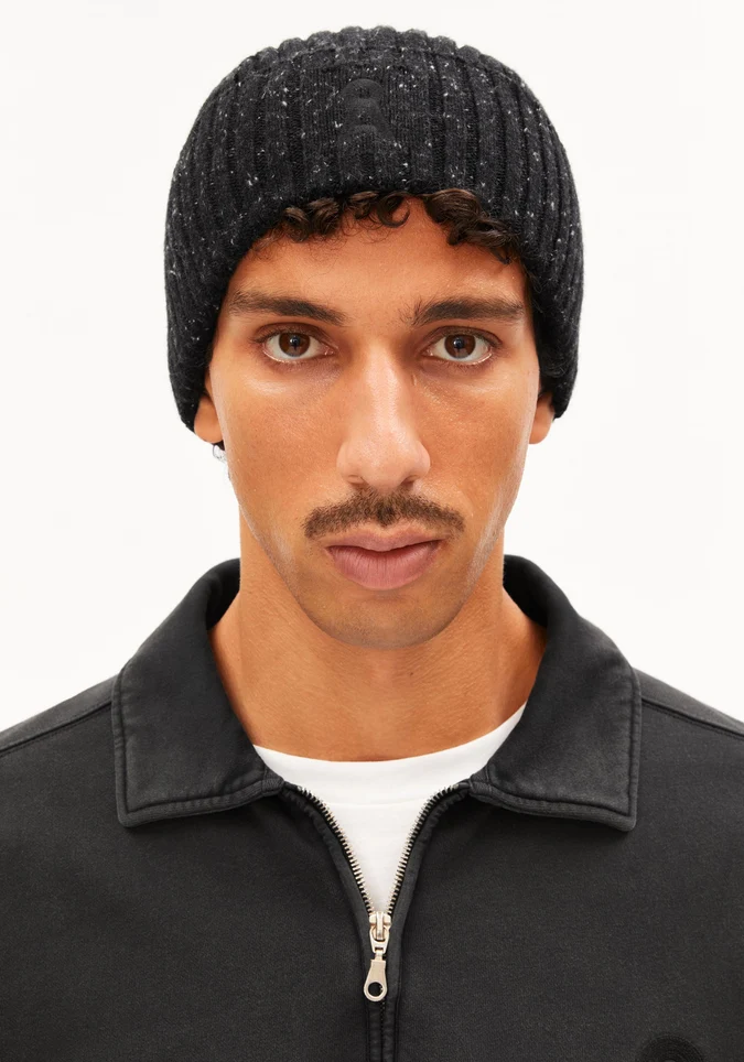 ARMEDANGELA TWEED KNIT HAT Black Tweed